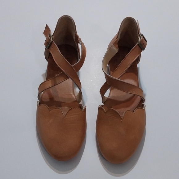 Elf Mangrove Leather Flats - Picture 1 of 13